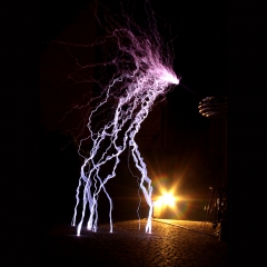Wyładowania elektryczne Teslacoil